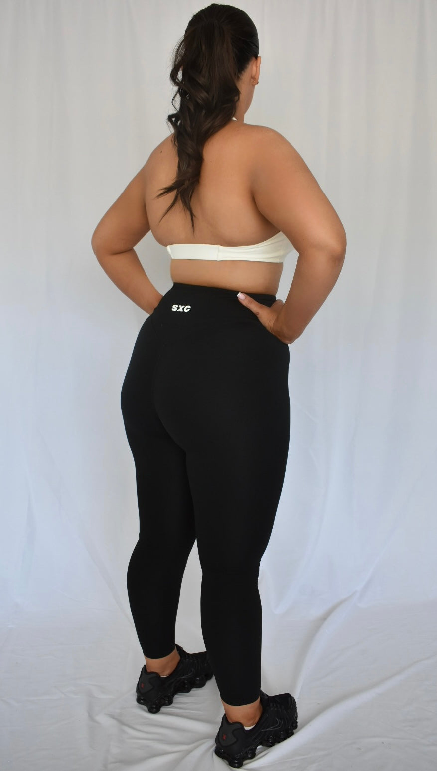 ESSENTIAL LEGGINGS - JET BLACK